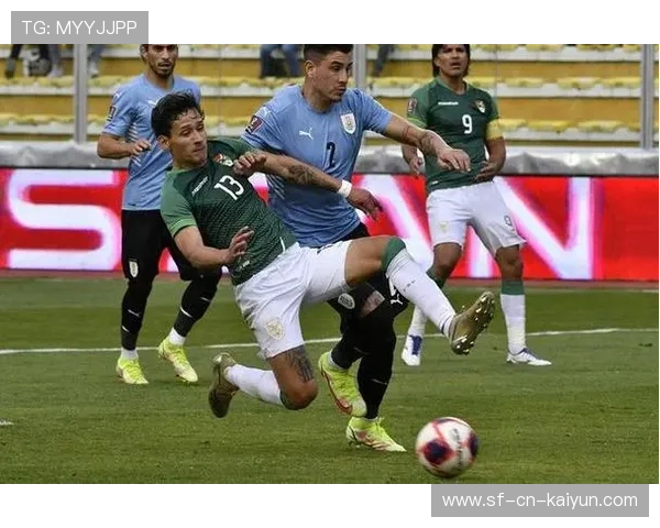 乌拉圭中锋梅开二度，带领球队取胜，乌拉圭中场厉害的球员