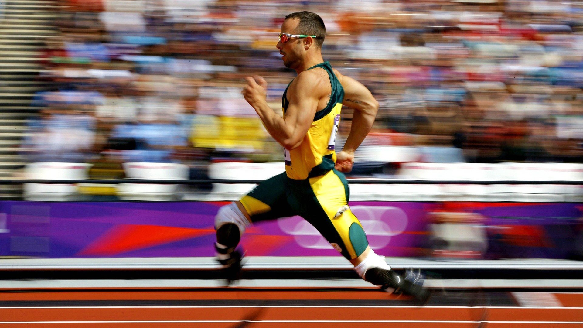 美国队混合4×100米自由泳接力决赛夺冠，美国女子4x200米自由泳接力